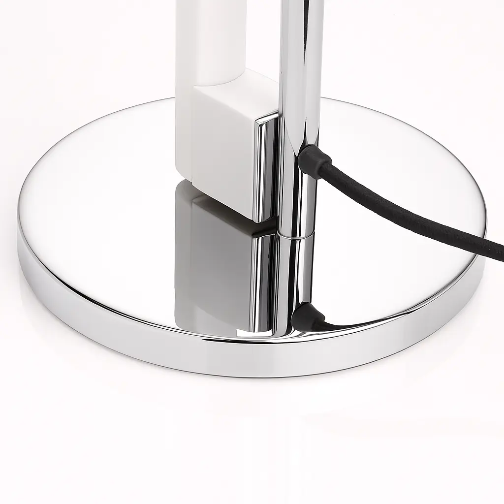 n1270-Eileen Gray-tube light-detail1.webp