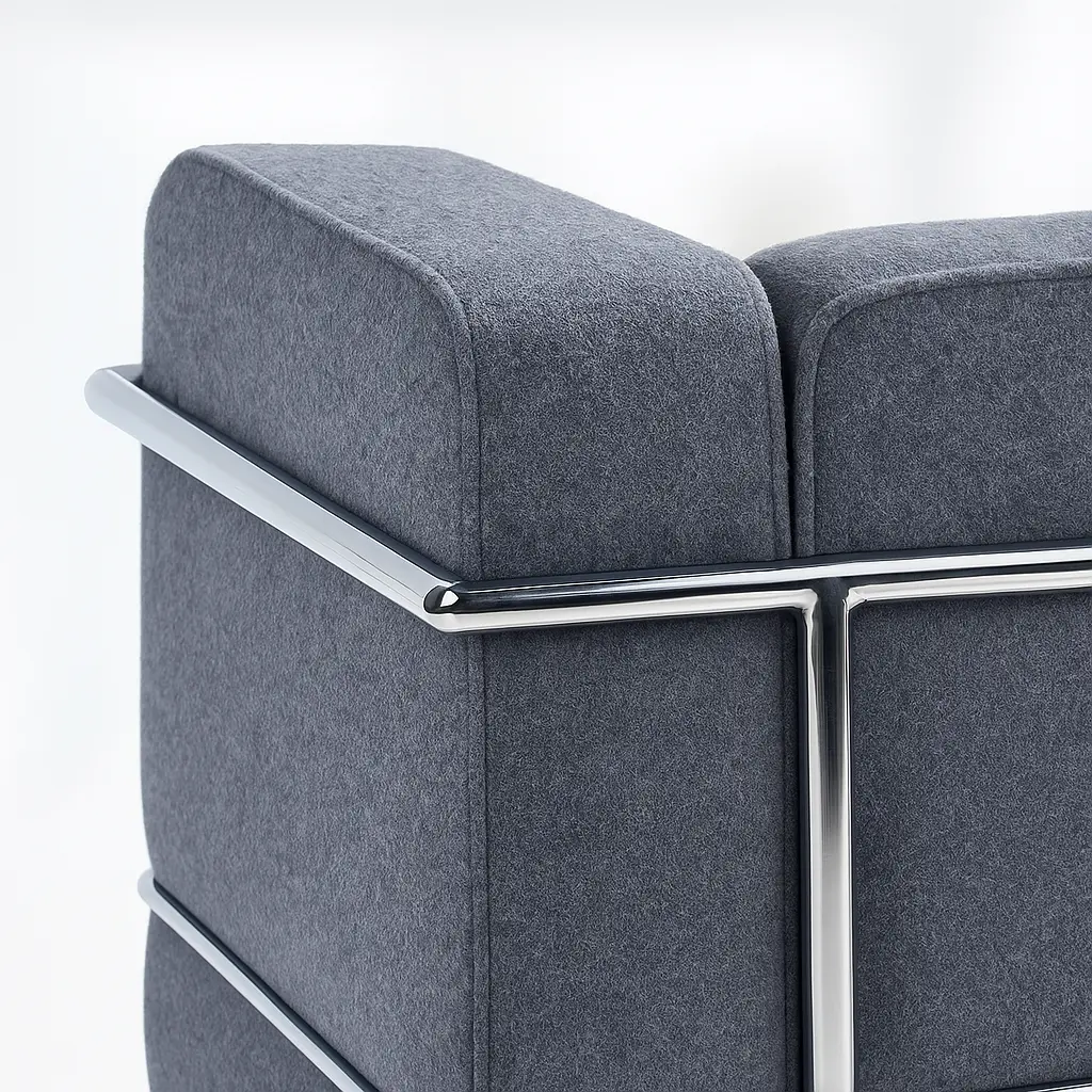 1100-D3-Le Corbusier-LC 2-Armchair-cashmere-D7.webp
