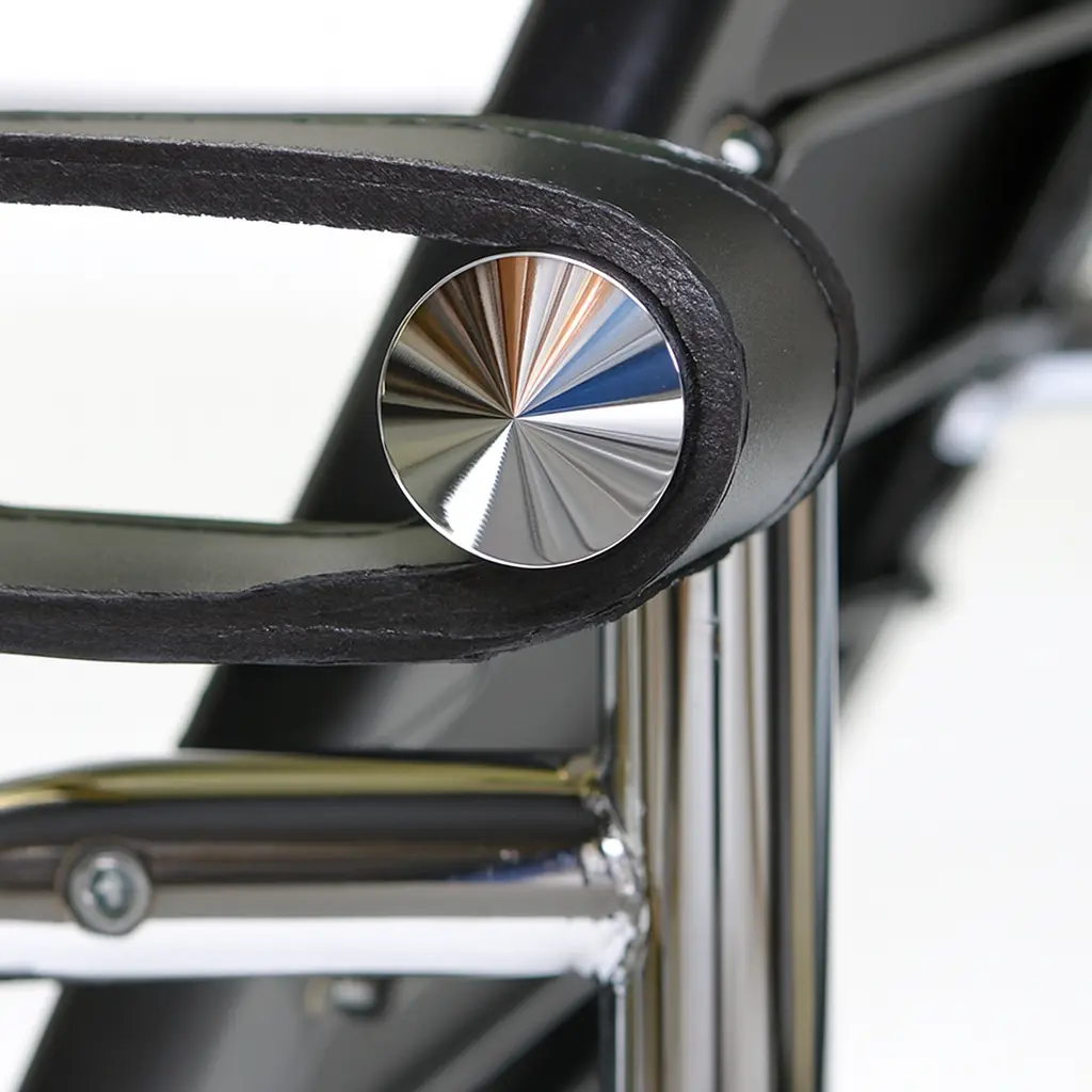 n1190-6-Le Corbusier-LC 1 -basculant-leather-d2.webp