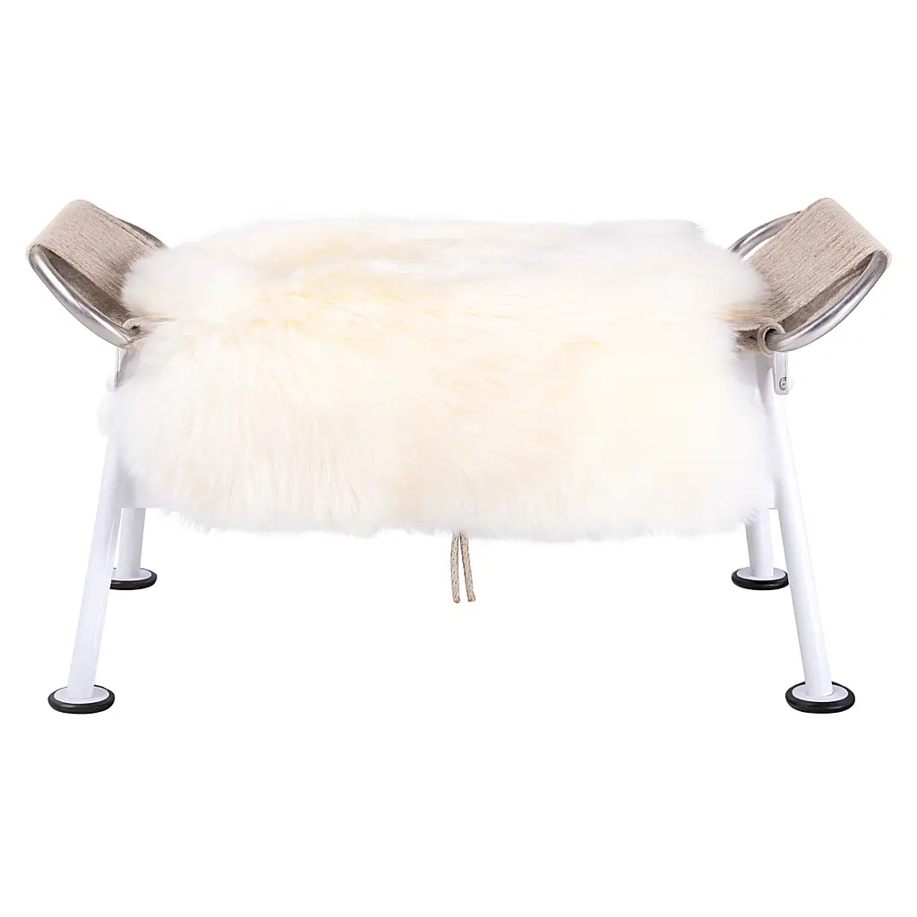 n4170-FLAG HALYARD ottoman-Wegner-detail-2.webp